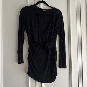 Old Navy Cross Over Maternity Top. Size L
